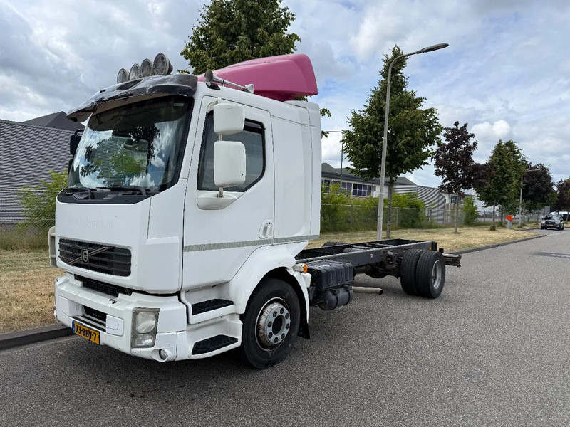 Volvo FL 250 pk 2013 euro 5 - Fahrgestell LKW: das Bild 1 Volvo FL 250 pk 2013 euro 5 - Fahrgestell LKW: das Bild 1