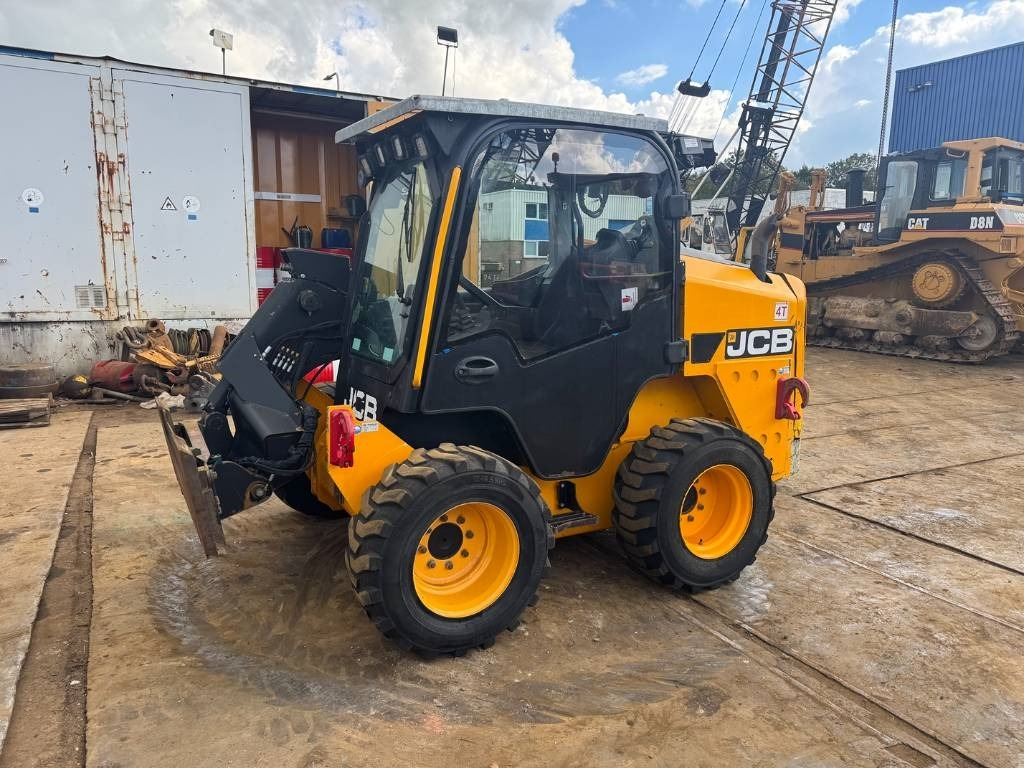JCB 250t4 - Kompaktlader: das Bild 2 JCB 250t4 - Kompaktlader: das Bild 2