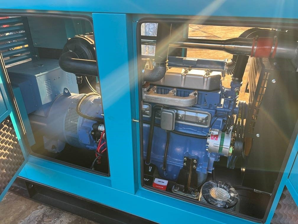 Stromgenerator, Zustand - NEU Ricardo 150KVA (120KW) SILENT GENERATOR 3 PHASE 50HZ 400V: das Bild 8