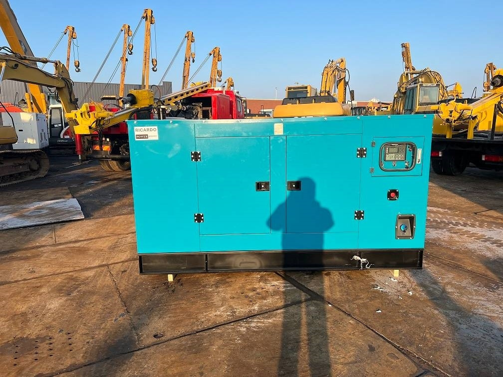 Ricardo 150KVA (120KW) SILENT GENERATOR 3 PHASE 50HZ 400V - Stromgenerator: das Bild 2 Ricardo 150KVA (120KW) SILENT GENERATOR 3 PHASE 50HZ 400V - Stromgenerator: das Bild 2