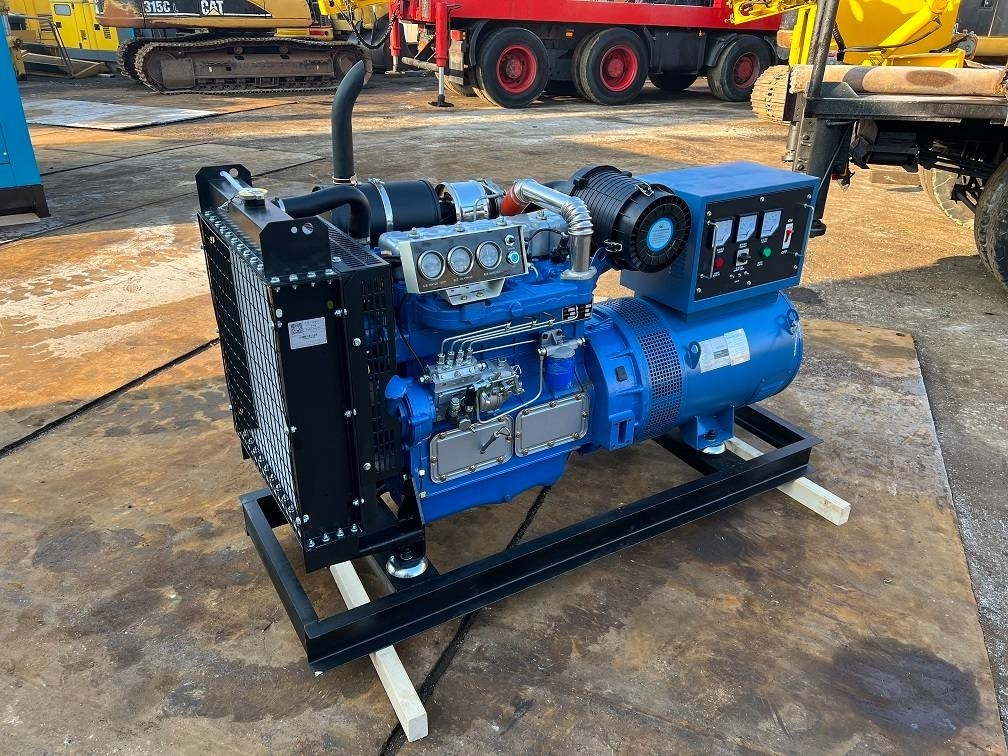 Ricardo 50kva (40kw) generator 3 phase 50hz 400v unused - Stromgenerator: das Bild 1 Ricardo 50kva (40kw) generator 3 phase 50hz 400v unused - Stromgenerator: das Bild 1