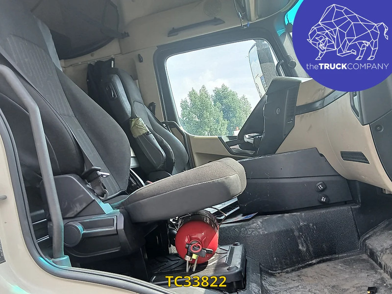Sattelzugmaschine Mercedes-Benz Actros 1843: das Bild 8