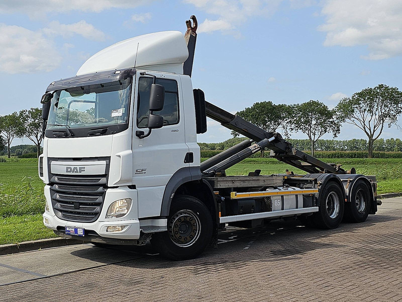 DAF CF 460 6X2 FAS AJK 20T HOOK - Abrollkipper: das Bild 2 DAF CF 460 6X2 FAS AJK 20T HOOK - Abrollkipper: das Bild 2