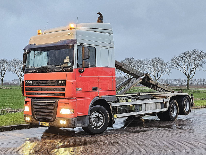 DAF XF 105.410 6X2 FAS NL-TRUCK - Abrollkipper: das Bild 2 DAF XF 105.410 6X2 FAS NL-TRUCK - Abrollkipper: das Bild 2