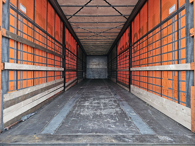 Planenauflieger Kögel S24: das Bild 6