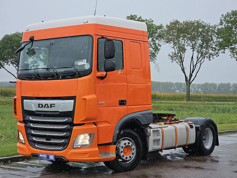 DAF XF 450 - Sattelzugmaschine: das Bild 2 DAF XF 450 - Sattelzugmaschine: das Bild 2