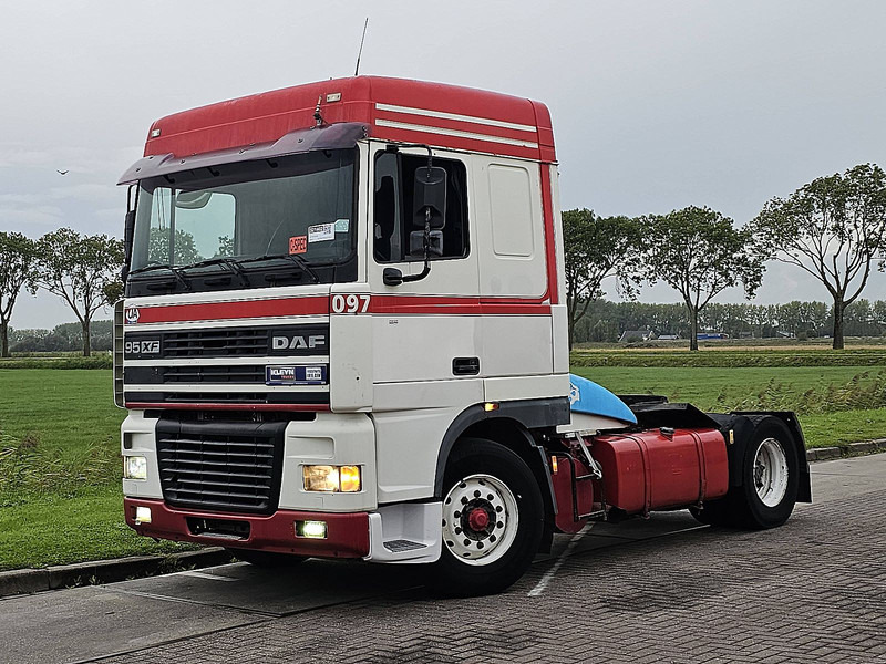 DAF XF 95.380 SPACECAB EURO 2 - Sattelzugmaschine: das Bild 2 DAF XF 95.380 SPACECAB EURO 2 - Sattelzugmaschine: das Bild 2