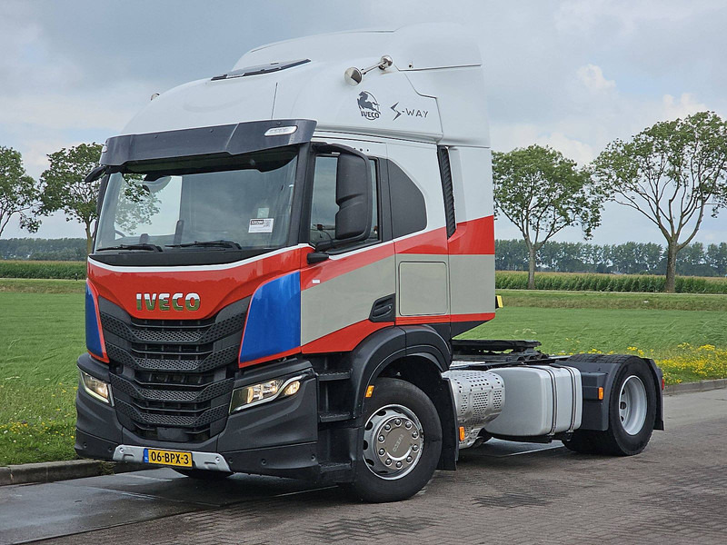 Iveco S-WAY AT440S36 2X TANK NL-TRUCK - Sattelzugmaschine: das Bild 2 Iveco S-WAY AT440S36 2X TANK NL-TRUCK - Sattelzugmaschine: das Bild 2