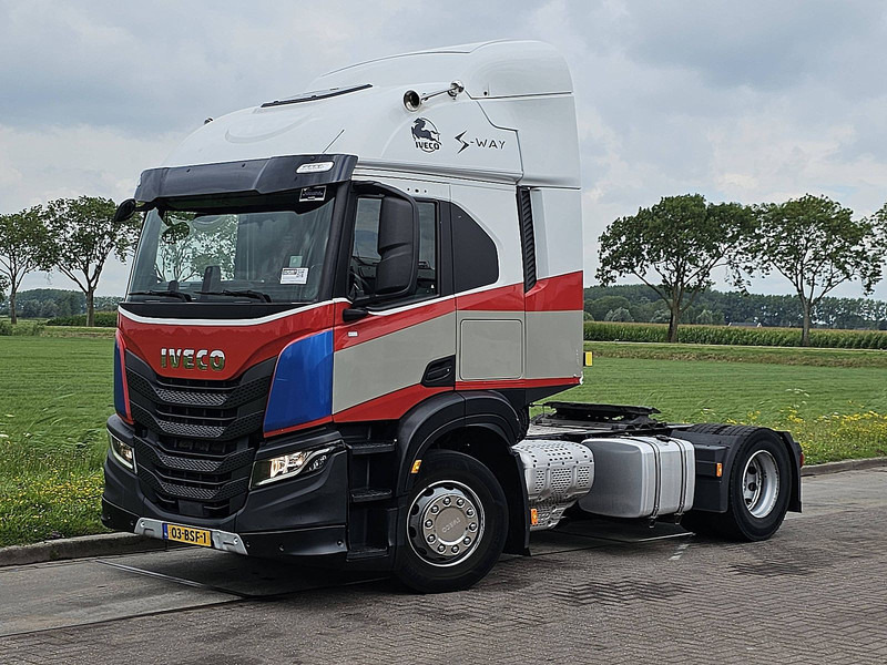 Iveco S-WAY AT440S36 2X TANK NL-TRUCK - Sattelzugmaschine: das Bild 2 Iveco S-WAY AT440S36 2X TANK NL-TRUCK - Sattelzugmaschine: das Bild 2