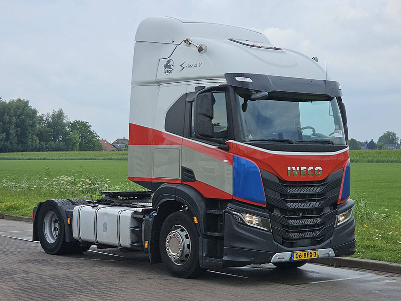 Iveco S-WAY AT440S36 2X TANK NL-TRUCK - Sattelzugmaschine: das Bild 5 Iveco S-WAY AT440S36 2X TANK NL-TRUCK - Sattelzugmaschine: das Bild 5