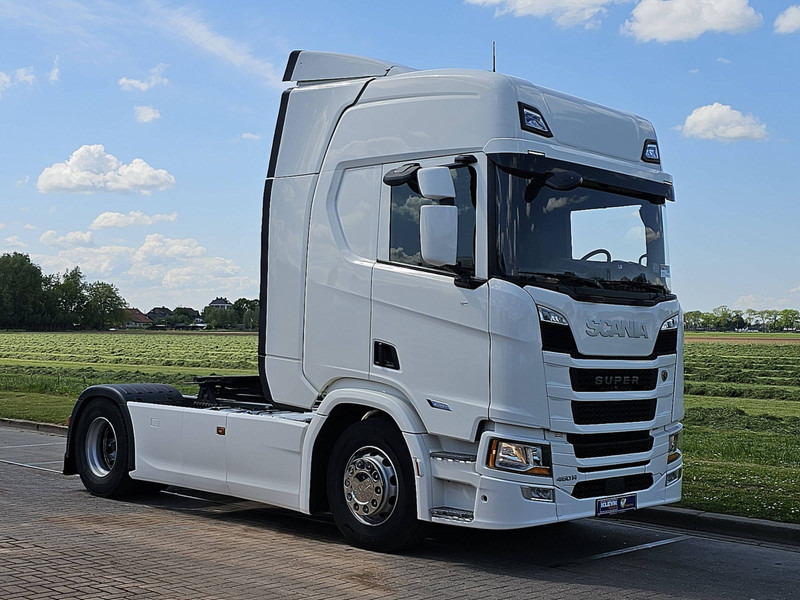 Scania R460 SUPER 2X TANK RETAR. - Sattelzugmaschine: das Bild 5 Scania R460 SUPER 2X TANK RETAR. - Sattelzugmaschine: das Bild 5
