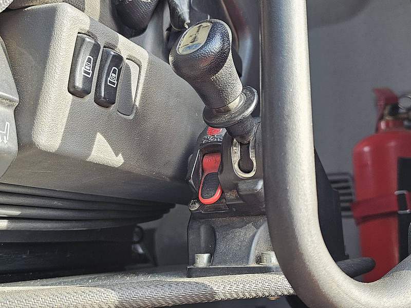 Kipper, Autokran Scania G400 8X4*4 HIAB 211EP-3: das Bild 20 Kipper, Autokran Scania G400 8X4*4 HIAB 211EP-3: das Bild 20