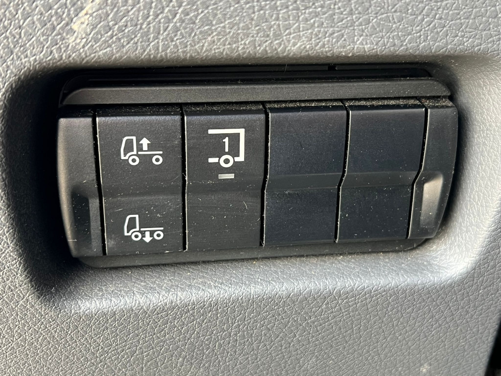 Mercedes-Benz Atego 823 Euro6 Klima 6,1m P+P AHK Orig. 164.tkm - Planen Transporter: das Bild 2 Mercedes-Benz Atego 823 Euro6 Klima 6,1m P+P AHK Orig. 164.tkm - Planen Transporter: das Bild 2