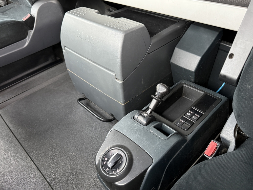 MAN TGX 18.440 XLX MEGA Klimaauto Motorbremse 2xTank - Sattelzugmaschine: das Bild 4 MAN TGX 18.440 XLX MEGA Klimaauto Motorbremse 2xTank - Sattelzugmaschine: das Bild 4