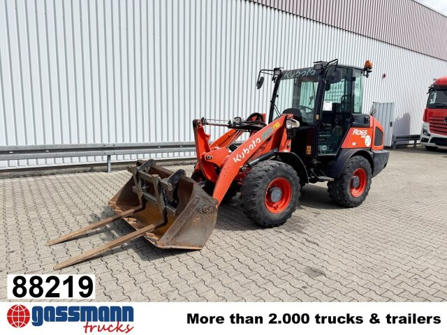 Kubota R065 4x4, Palettengabel, ca. 1.733 Betr.-Std. - Radlader: das Bild 1 Kubota R065 4x4, Palettengabel, ca. 1.733 Betr.-Std. - Radlader: das Bild 1