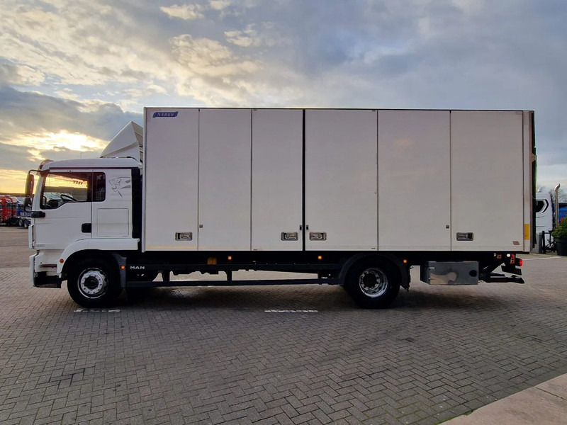 MAN TGM 18.340 4x2 - Sleepercab - Box with sidedoors - Loadlift - Full air - Euro 6 - Automatic - Koffer LKW: das Bild 4 MAN TGM 18.340 4x2 - Sleepercab - Box with sidedoors - Loadlift - Full air - Euro 6 - Automatic - Koffer LKW: das Bild 4