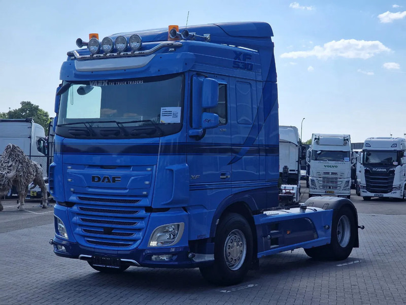 DAF XF 530 SpaceCab 4x2 - Night clima - Full spoiler - PTO Prep - Light bar - Sattelzugmaschine: das Bild 3 DAF XF 530 SpaceCab 4x2 - Night clima - Full spoiler - PTO Prep - Light bar - Sattelzugmaschine: das Bild 3