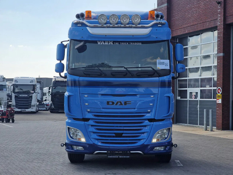 DAF XF 530 SpaceCab 4x2 - Night clima - Full spoiler - PTO Prep - Light bar - Sattelzugmaschine: das Bild 2 DAF XF 530 SpaceCab 4x2 - Night clima - Full spoiler - PTO Prep - Light bar - Sattelzugmaschine: das Bild 2