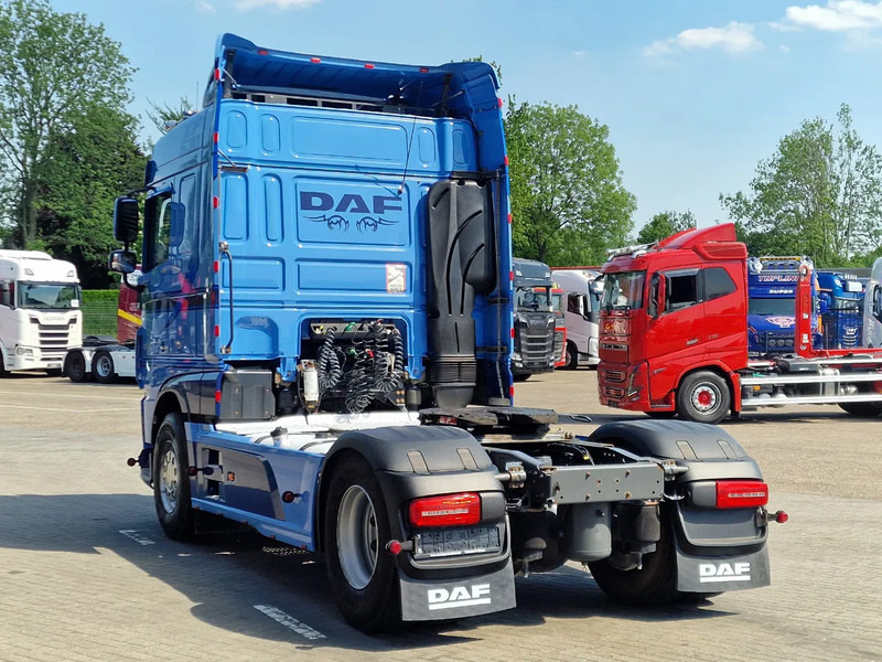 DAF XF 530 SpaceCab 4x2 - Night clima - Full spoiler - PTO Prep - Light bar - Sattelzugmaschine: das Bild 5 DAF XF 530 SpaceCab 4x2 - Night clima - Full spoiler - PTO Prep - Light bar - Sattelzugmaschine: das Bild 5