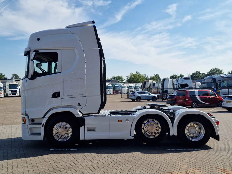Scania 660S V8 NGS Highline 6x2/4 - New - Full spec - Retarder - Night clima - Led - Leather - Navi - Sattelzugmaschine: das Bild 4 Scania 660S V8 NGS Highline 6x2/4 - New - Full spec - Retarder - Night clima - Led - Leather - Navi - Sattelzugmaschine: das Bild 4