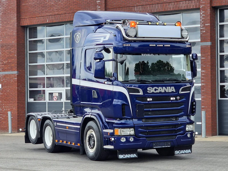 Scania R560 V8 Highline 6x2 - Show truck - Manual gearbox - 2.90 WB - PTO/Hydraulic - Double glazed - Sattelzugmaschine: das Bild 1 Scania R560 V8 Highline 6x2 - Show truck - Manual gearbox - 2.90 WB - PTO/Hydraulic - Double glazed - Sattelzugmaschine: das Bild 1