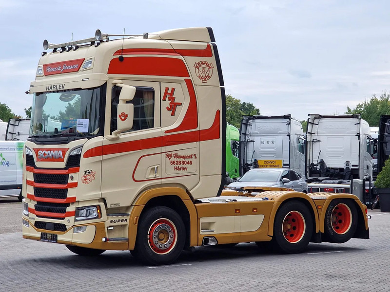 Scania R580 V8 NGS Highline 6x2 - PTO/Hydraulic - 2.95 WB - Retarder - Night clima - Custom interior - Sattelzugmaschine: das Bild 3 Scania R580 V8 NGS Highline 6x2 - PTO/Hydraulic - 2.95 WB - Retarder - Night clima - Custom interior - Sattelzugmaschine: das Bild 3