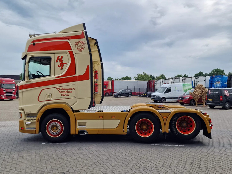 Scania R580 V8 NGS Highline 6x2 - PTO/Hydraulic - 2.95 WB - Retarder - Night clima - Custom interior - Sattelzugmaschine: das Bild 4 Scania R580 V8 NGS Highline 6x2 - PTO/Hydraulic - 2.95 WB - Retarder - Night clima - Custom interior - Sattelzugmaschine: das Bild 4