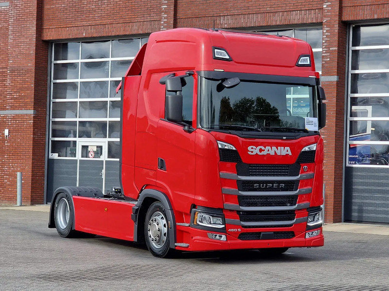 Scania S460 Highline 4x2 - Lowdeck - New - Retarder - Night clima - 2x tank - Led - Full spoiler - Sattelzugmaschine: das Bild 1 Scania S460 Highline 4x2 - Lowdeck - New - Retarder - Night clima - 2x tank - Led - Full spoiler - Sattelzugmaschine: das Bild 1