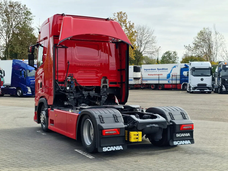 Scania S460 Highline 4x2 - Lowdeck - New - Retarder - Night clima - 2x tank - Led - Full spoiler - Sattelzugmaschine: das Bild 5 Scania S460 Highline 4x2 - Lowdeck - New - Retarder - Night clima - 2x tank - Led - Full spoiler - Sattelzugmaschine: das Bild 5