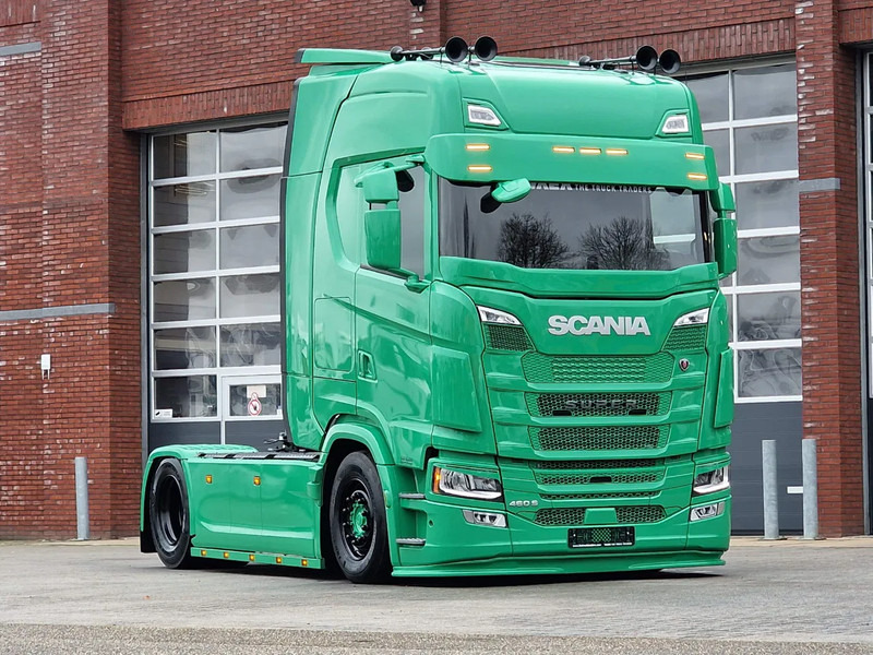 Scania S460 Highline 4x2 - NEW - Full spec - Custom exterior - Full air - Retarder - Show truck - Sattelzugmaschine: das Bild 1 Scania S460 Highline 4x2 - NEW - Full spec - Custom exterior - Full air - Retarder - Show truck - Sattelzugmaschine: das Bild 1
