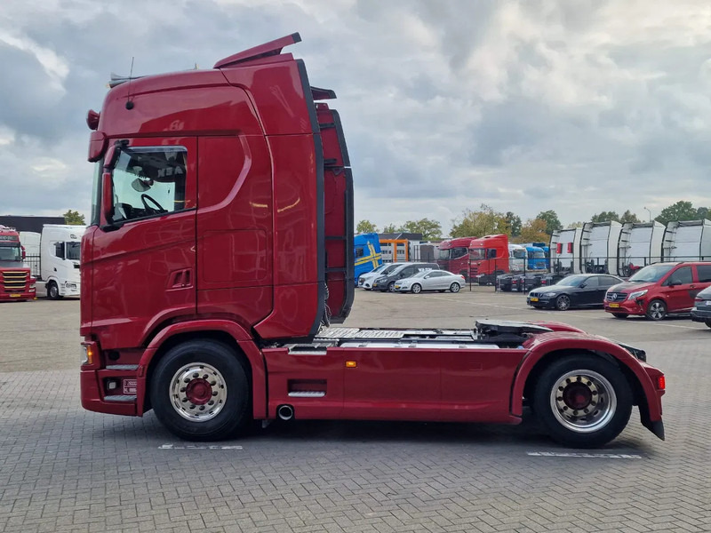 Scania S500 NGS Highline 4x2 - Retarder - Night clima - Full air - Custom interior - Full spoiler - 2 tank - Sattelzugmaschine: das Bild 4 Scania S500 NGS Highline 4x2 - Retarder - Night clima - Full air - Custom interior - Full spoiler - 2 tank - Sattelzugmaschine: das Bild 4