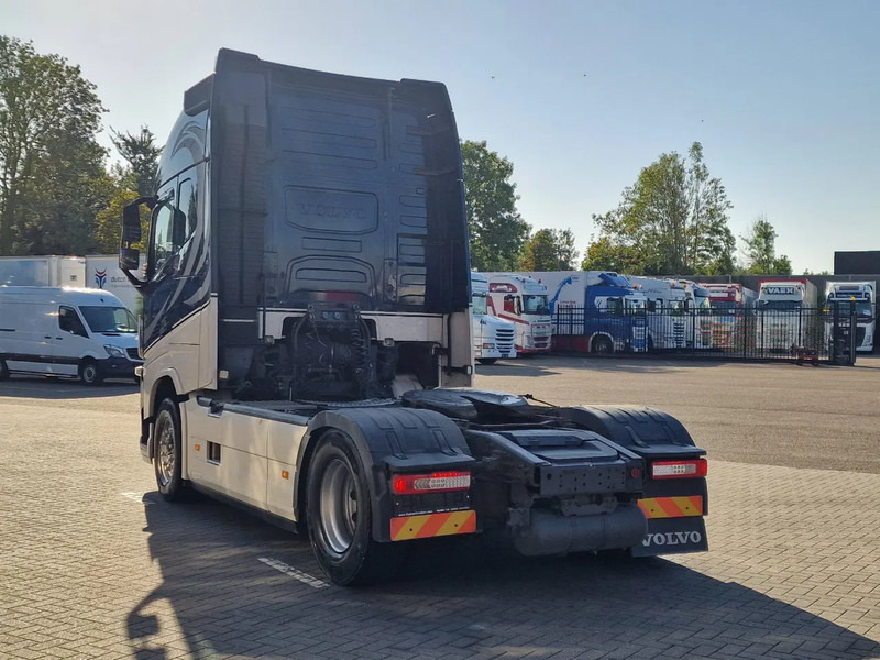 Volvo FH 13.460 4x2 Globetrotter XL - Full spoiler - 2x tank - Fridge - TV - Sattelzugmaschine: das Bild 5 Volvo FH 13.460 4x2 Globetrotter XL - Full spoiler - 2x tank - Fridge - TV - Sattelzugmaschine: das Bild 5