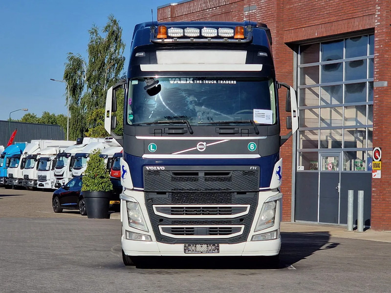 Volvo FH 13.460 4x2 Globetrotter XL - Full spoiler - 2x tank - Fridge - TV - Sattelzugmaschine: das Bild 2 Volvo FH 13.460 4x2 Globetrotter XL - Full spoiler - 2x tank - Fridge - TV - Sattelzugmaschine: das Bild 2