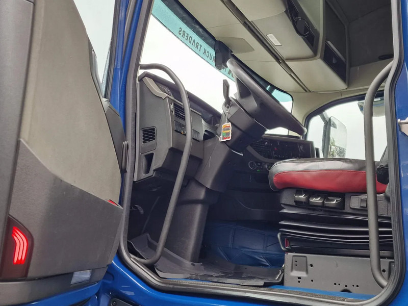 Sattelzugmaschine Volvo FH 13.460 Globetrotter 6x2 - I Save - Navi - Fridge - Spoiler -: das Bild 9
