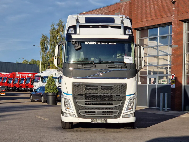 Volvo FH 13.500 Globetrotter XL 6x2 - Full air - 3.20 WB - MA VIN - Low KM - Leather - Sattelzugmaschine: das Bild 2 Volvo FH 13.500 Globetrotter XL 6x2 - Full air - 3.20 WB - MA VIN - Low KM - Leather - Sattelzugmaschine: das Bild 2