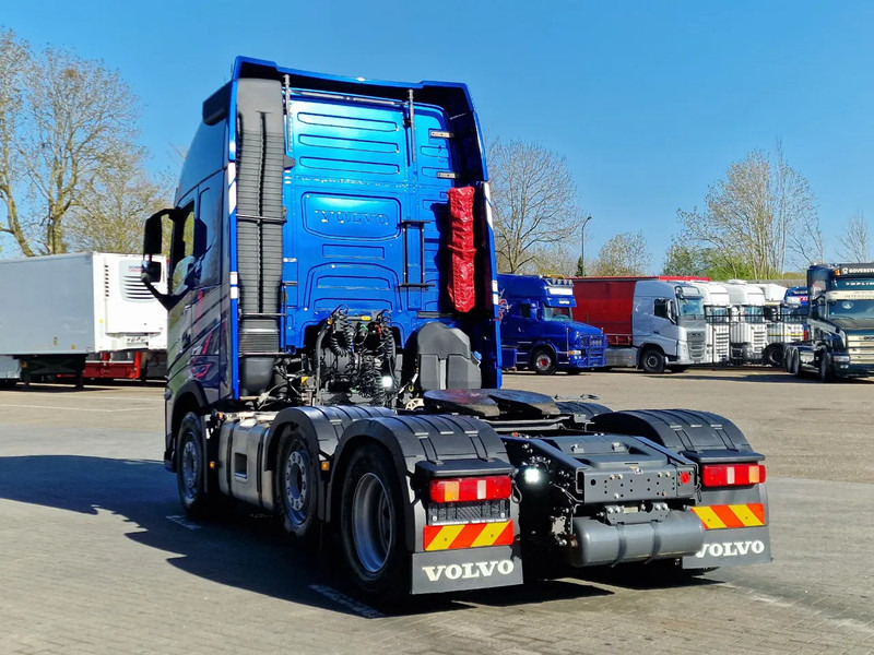 Volvo FH 13.500 Globetrotter XL 6x2 - I Save - I parkcool - Navi - Leather - Sattelzugmaschine: das Bild 5 Volvo FH 13.500 Globetrotter XL 6x2 - I Save - I parkcool - Navi - Leather - Sattelzugmaschine: das Bild 5
