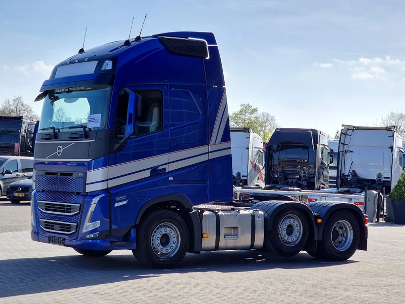 Volvo FH 13.500 Globetrotter XL 6x2 - I Save - I parkcool - Navi - Leather - Sattelzugmaschine: das Bild 3 Volvo FH 13.500 Globetrotter XL 6x2 - I Save - I parkcool - Navi - Leather - Sattelzugmaschine: das Bild 3