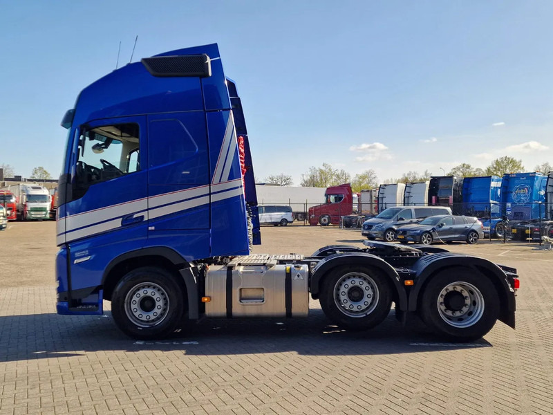 Volvo FH 13.500 Globetrotter XL 6x2 - I Save - I parkcool - Navi - Leather - Sattelzugmaschine: das Bild 4 Volvo FH 13.500 Globetrotter XL 6x2 - I Save - I parkcool - Navi - Leather - Sattelzugmaschine: das Bild 4