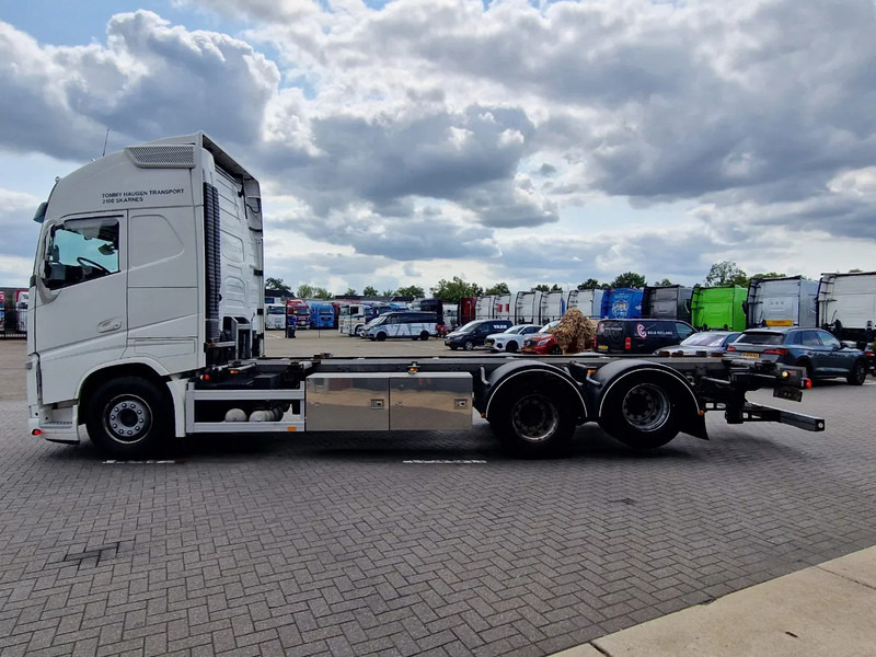 Volvo FH 13.500 Globetrotter XL 6x2 - BDF - Retarder - I parkcool - Full air - 4.90 WB - Containerwagen/ Wechselfahrgestell LKW: das Bild 4 Volvo FH 13.500 Globetrotter XL 6x2 - BDF - Retarder - I parkcool - Full air - 4.90 WB - Containerwagen/ Wechselfahrgestell LKW: das Bild 4