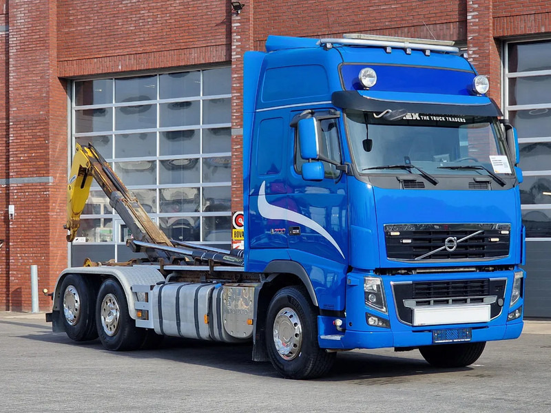 Volvo FH 16.700 Globetrotter 6x2*4 - Palfinger T20 Hook - Retarder - Steering axle - Abrollkipper: das Bild 2 Volvo FH 16.700 Globetrotter 6x2*4 - Palfinger T20 Hook - Retarder - Steering axle - Abrollkipper: das Bild 2