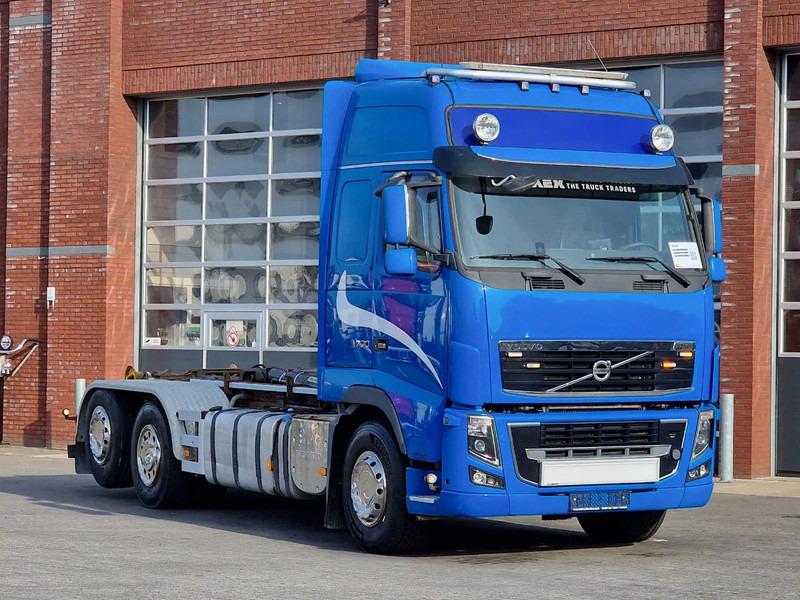 Volvo FH 16.700 Globetrotter 6x2*4 - Palfinger T20 Hook - Retarder - Steering axle - Abrollkipper: das Bild 3 Volvo FH 16.700 Globetrotter 6x2*4 - Palfinger T20 Hook - Retarder - Steering axle - Abrollkipper: das Bild 3