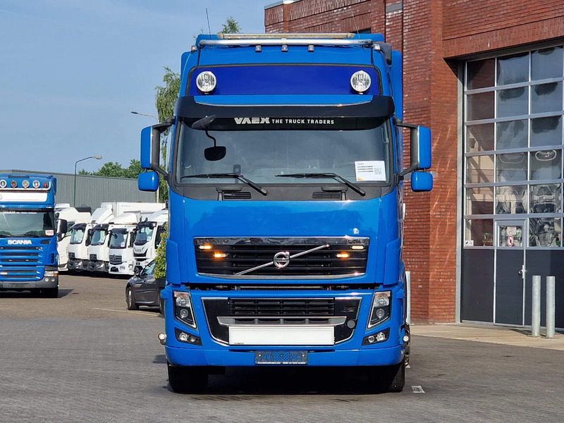 Volvo FH 16.700 Globetrotter 6x2*4 - Palfinger T20 Hook - Retarder - Steering axle - Abrollkipper: das Bild 4 Volvo FH 16.700 Globetrotter 6x2*4 - Palfinger T20 Hook - Retarder - Steering axle - Abrollkipper: das Bild 4
