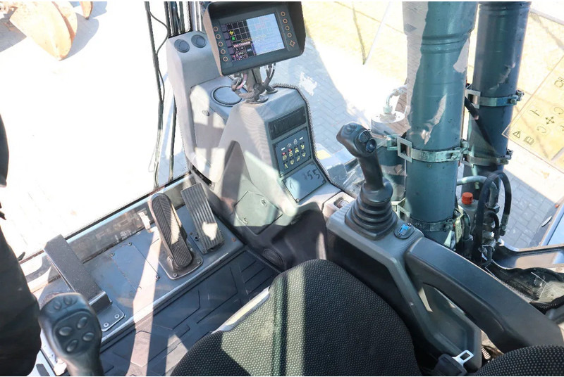 Umschlagbagger Fuchs MHL 320 | PEEL GRAB | UMSCHLAG | GOOD TIRES: das Bild 18