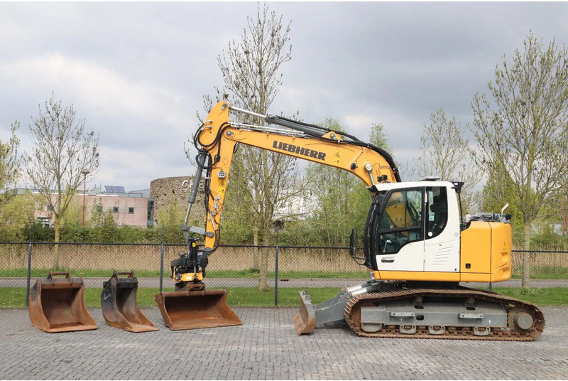 Liebherr R914 COMPACT S | ROTOTILT | 3X BUCKET | DOZERBLADE - Kettenbagger: das Bild 1 Liebherr R914 COMPACT S | ROTOTILT | 3X BUCKET | DOZERBLADE - Kettenbagger: das Bild 1
