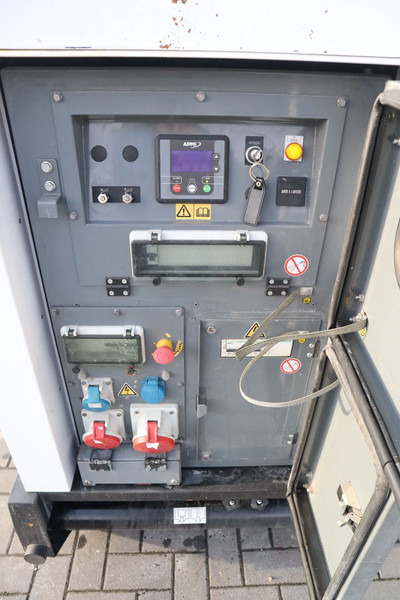 Stromgenerator SDMO R44C3 | 44 KVA | GOOD WORKING: das Bild 7