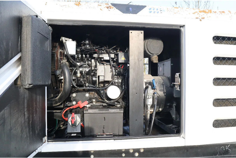 Stromgenerator SDMO R44C3 | 44 KVA | GOOD WORKING: das Bild 12