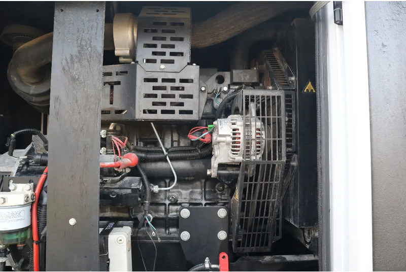 Stromgenerator SDMO R44C3 | 44 KVA | GOOD WORKING: das Bild 15