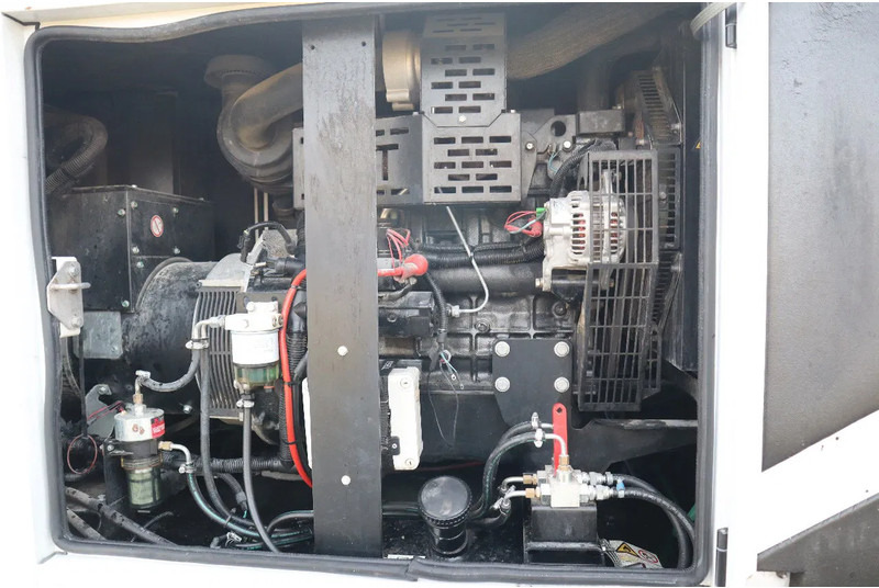 Stromgenerator SDMO R44C3 | 44 KVA | GOOD WORKING: das Bild 14