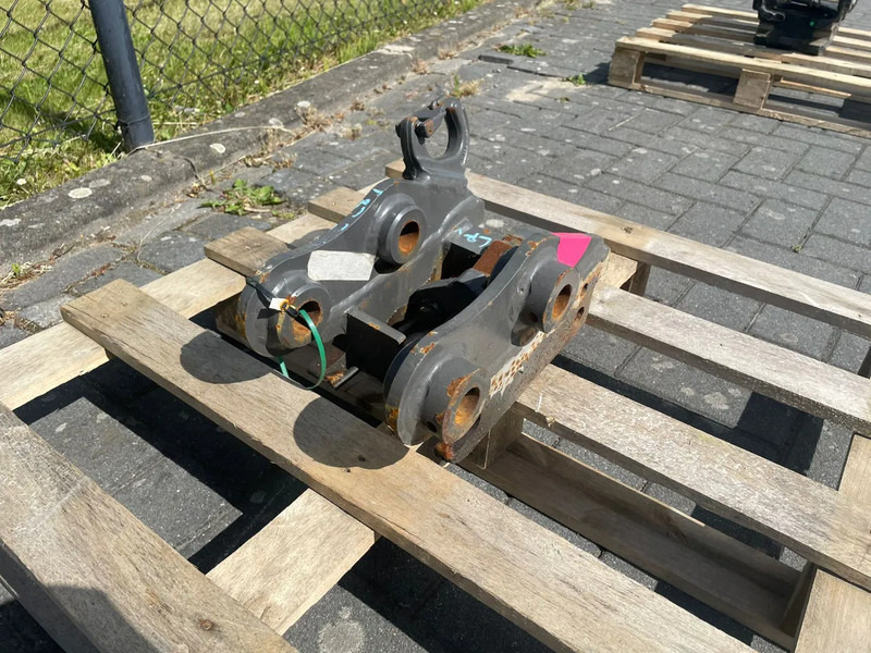 SMP S60 | HALF-AUTO QUICK COUPLER | SNELWISSEL | VOLVO EC18 - Abbruchschere für Baumaschine: das Bild 3 SMP S60 | HALF-AUTO QUICK COUPLER | SNELWISSEL | VOLVO EC18 - Abbruchschere für Baumaschine: das Bild 3