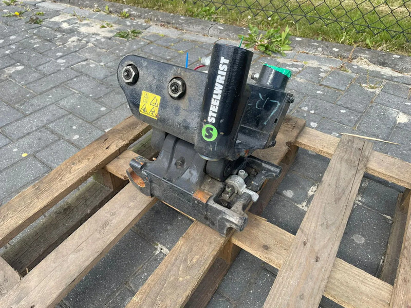 STEELWRIST TCX S30 - 180 MEC | TILT COUPLER | TILTING COUPLER | NEW / UNUSED - Tiltrotator für Baumaschine: das Bild 1 STEELWRIST TCX S30 - 180 MEC | TILT COUPLER | TILTING COUPLER | NEW / UNUSED - Tiltrotator für Baumaschine: das Bild 1